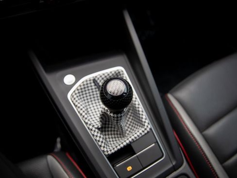 Used 2022 Volkswagen GTI Autobahn image 9