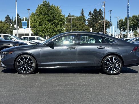Used 2024 Honda Accord Touring image 2