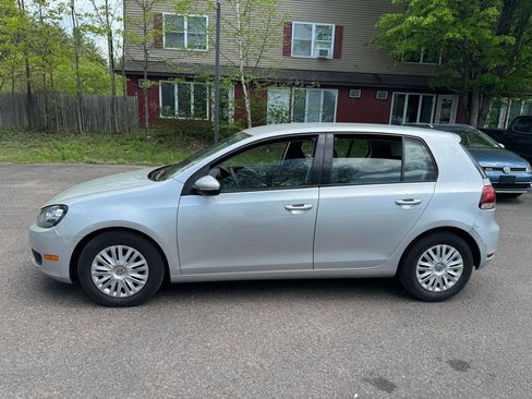 Used 2013 Volkswagen Golf 4-Door FWD image 2