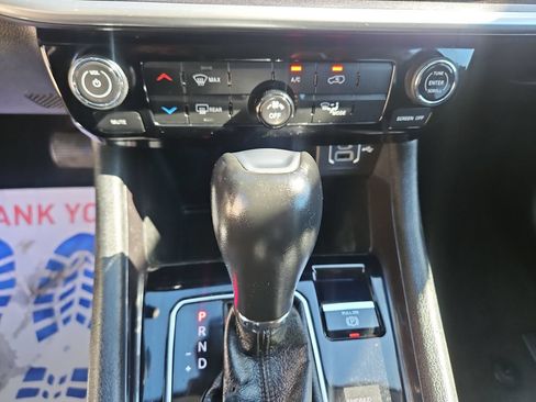 Used 2022 Jeep Compass Latitude w/ Sun and Sound Group AWD/4WD image 19