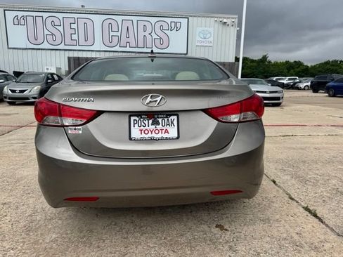 Used 2013 Hyundai Elantra GLS w/ Preferred Pkg FWD image 6