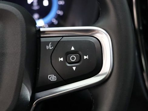Used 2025 Volvo XC40 B5 Plus AWD/4WD image 21