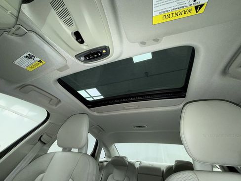 Used 2017 Volvo S90 T6 Inscription w/ Vision Package image 7