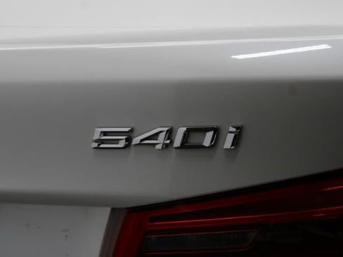 Used 2018 BMW 540i xDrive w/ Premium Package image 7