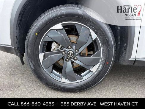 Certified 2025 Nissan Rogue SV AWD/4WD image 28