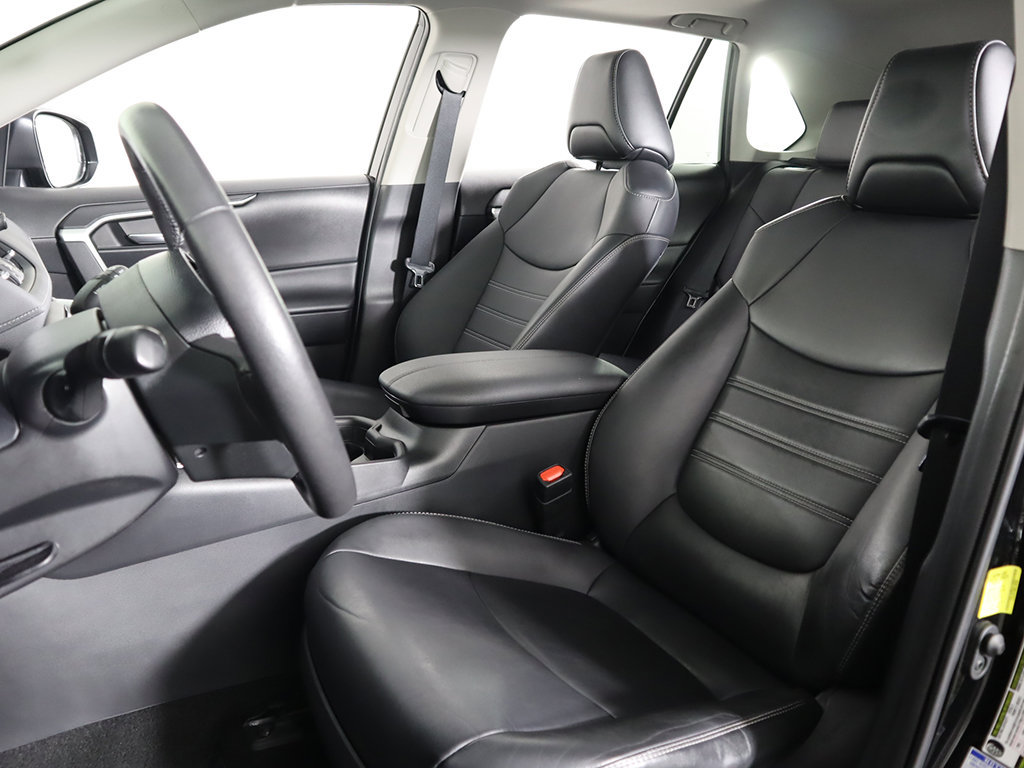 Used 2021 Toyota RAV4 XLE Premium AWD/4WD image 30