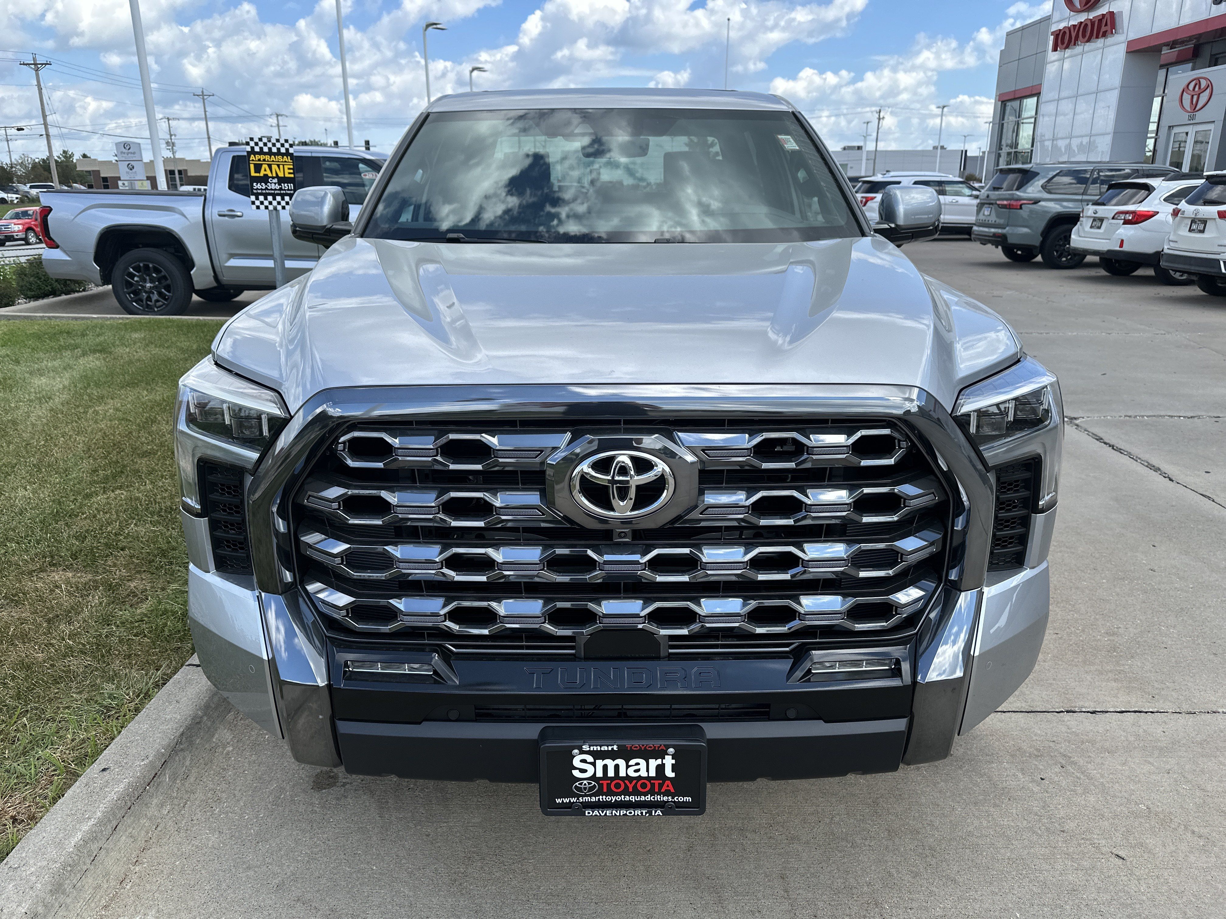 Used 2026 Toyota Tundra Platinum AWD/4WD image 2