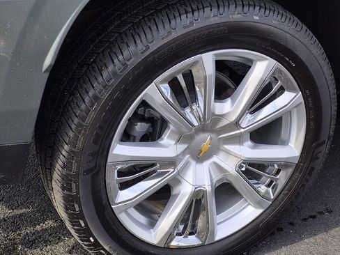 Used 2024 Chevrolet Tahoe High Country w/ Premium Package image 7