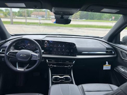New 2026 Chevrolet Traverse LT w/ Midnight/Sport Edition AWD/4WD image 28