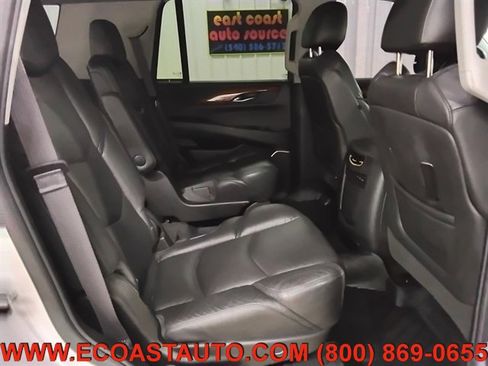 Used 2017 Cadillac Escalade Luxury AWD/4WD image 17