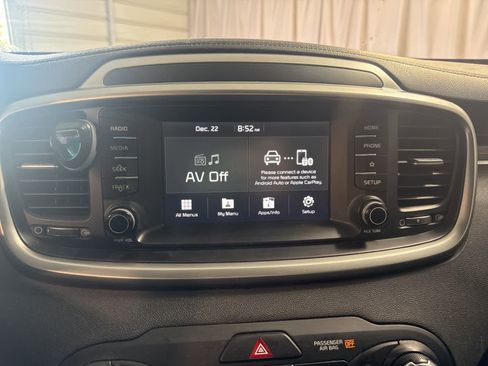 Used 2019 Kia Sorento L image 17