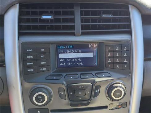 Used 2013 Ford Edge SE image 16