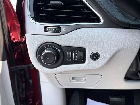 Used 2021 Jeep Cherokee Limited w/ Elite Package FWD image 19