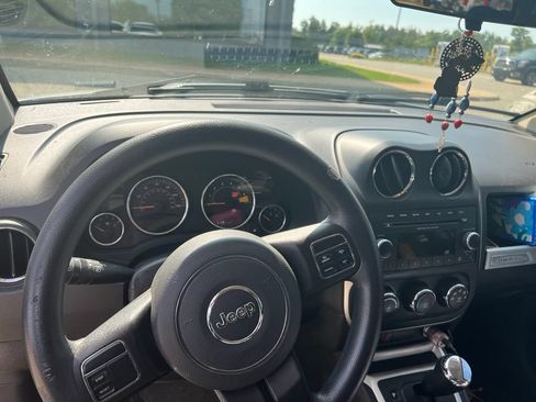 Used 2014 Jeep Compass 4WD image 4