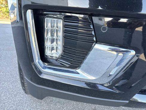 Used 2024 GMC Yukon SLE AWD/4WD image 16