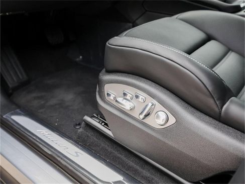 New 2025 Porsche Macan S image 13