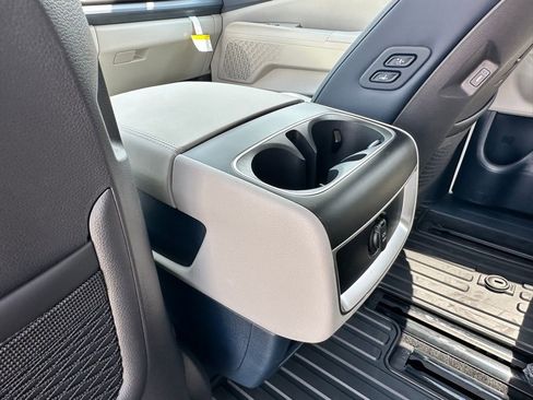 New 2026 Kia Carnival EX image 22