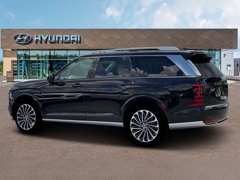 New 2026 Hyundai Palisade Calligraphy FWD image 4