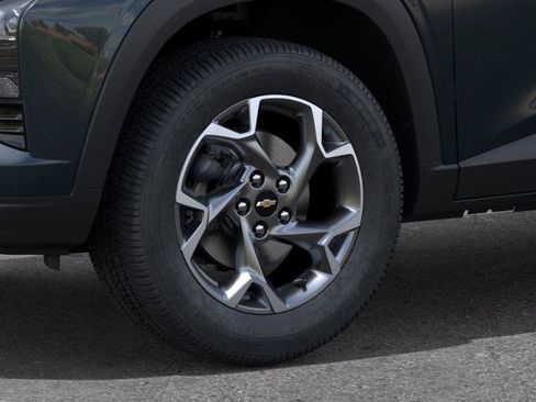 New 2026 Chevrolet Trax LT w/ LT Convenience Package FWD image 9