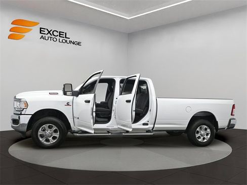Used 2024 RAM 3500 Big Horn image 44