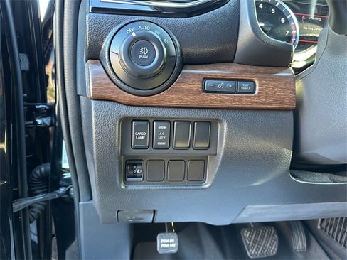 Used 2021 Nissan Titan Platinum Reserve w/ Off Road Protection Package image 21