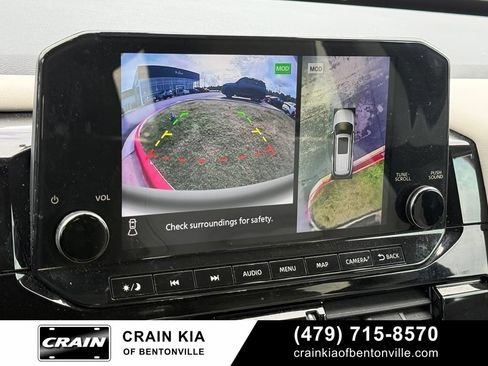 Used 2022 Nissan Pathfinder SL AWD/4WD image 16