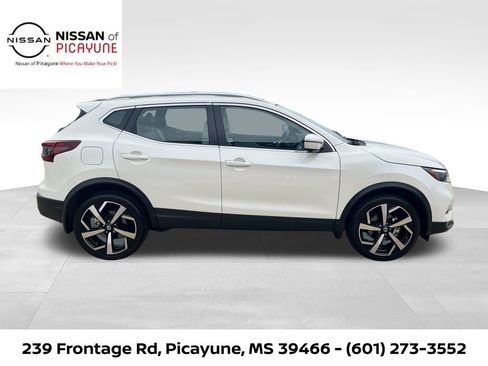 Certified 2022 Nissan Rogue Sport SL w/ Premium Package FWD image 8