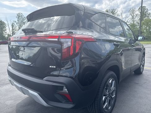 Used 2024 Kia Seltos LX AWD/4WD image 7