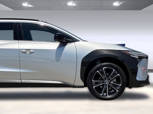 Certified 2024 Toyota bZ4X AWD w/ Weather Package image 34