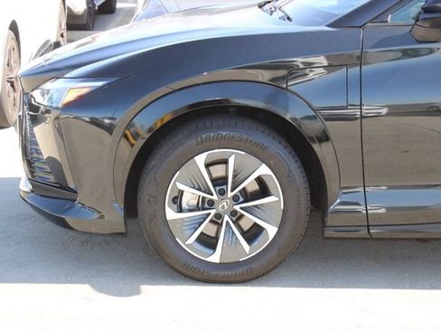 Certified 2023 Lexus RZ 450e Premium w/ Technology Package AWD/4WD image 4