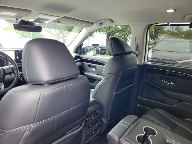 Used 2025 Honda Pilot EX-L image 12