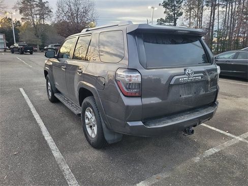 Used 2018 Toyota 4Runner SR5 Premium image 5