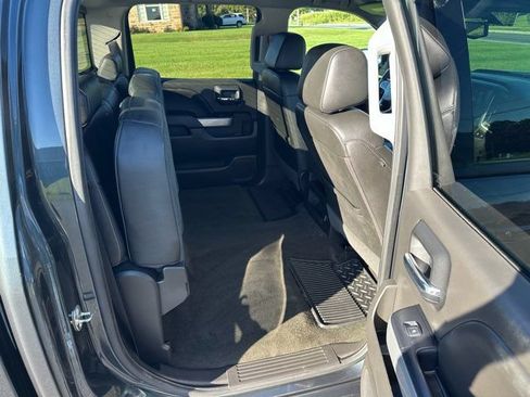 Used 2018 Chevrolet Silverado 1500 LT w/ LPO, Black Pack AWD/4WD image 27