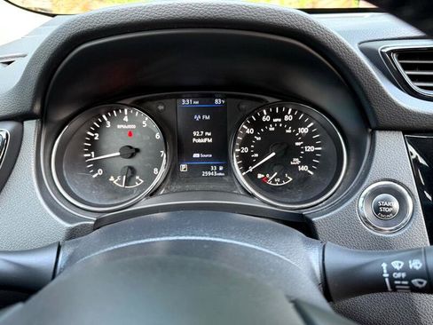 Used 2020 Nissan Rogue SV image 36