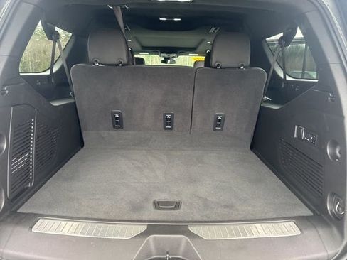 Used 2025 GMC Yukon XL AT4 image 30