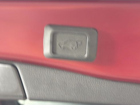 Used 2022 Toyota RAV4 XLE w/ Convenience Package FWD image 28