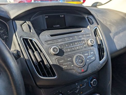 Used 2016 Ford Focus SE w/ Equipment Group 201A image 17