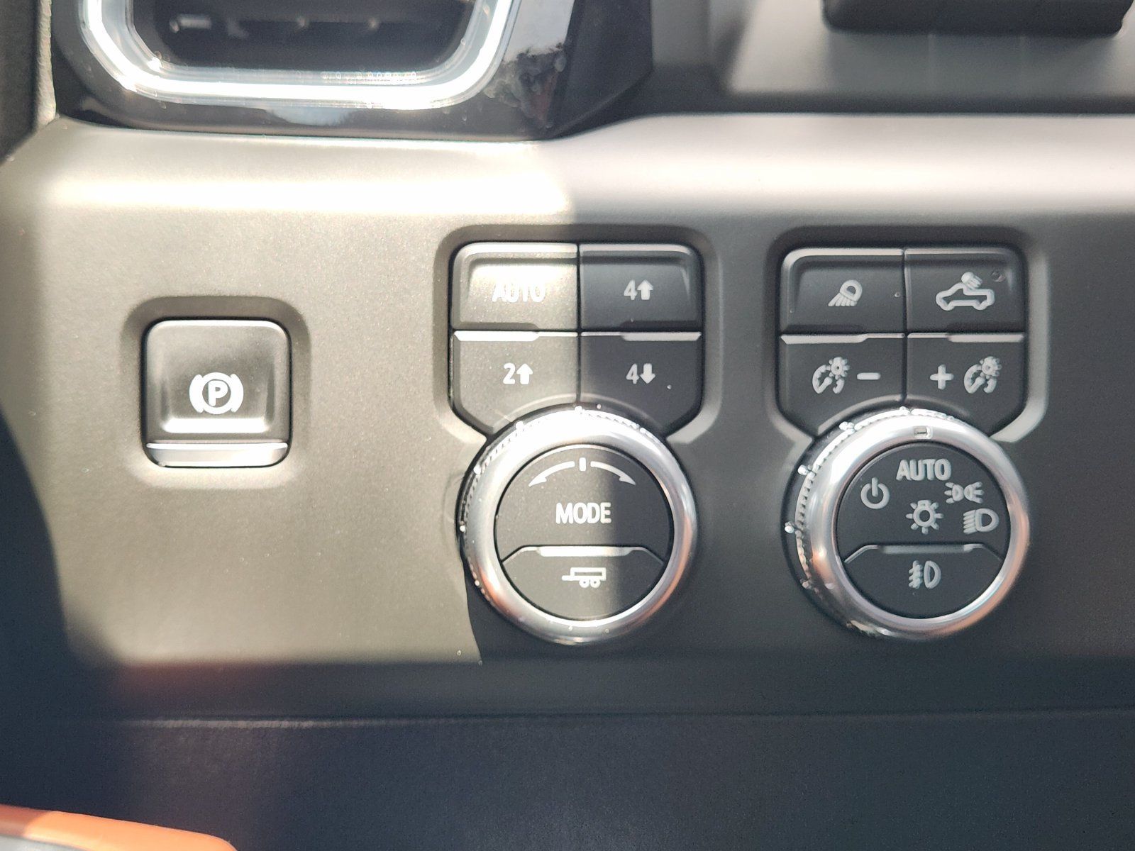 Used 2025 GMC Sierra 2500 Denali Ultimate AWD/4WD image 24