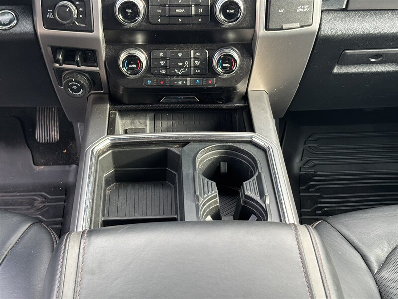 Used 2020 Ford F350 Platinum w/ Tremor Off-Road Package AWD/4WD image 22