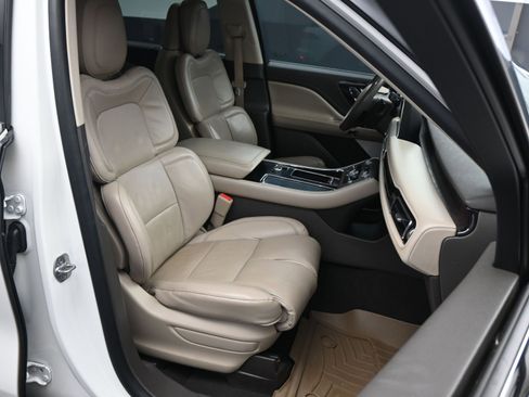 Used 2022 Lincoln Aviator Reserve w/ Equipment Group 201A image 11