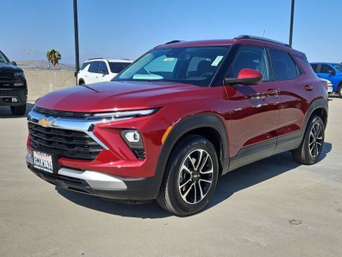 Used 2024 Chevrolet TrailBlazer LT w/ Convenience Package FWD image 1