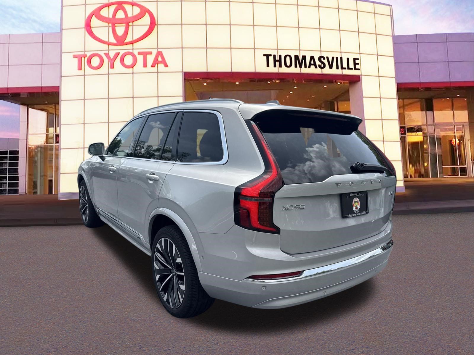 Used 2025 Volvo XC90 B6 Plus AWD/4WD image 7
