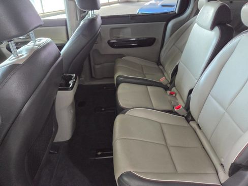 Used 2017 Kia Sedona EX image 14