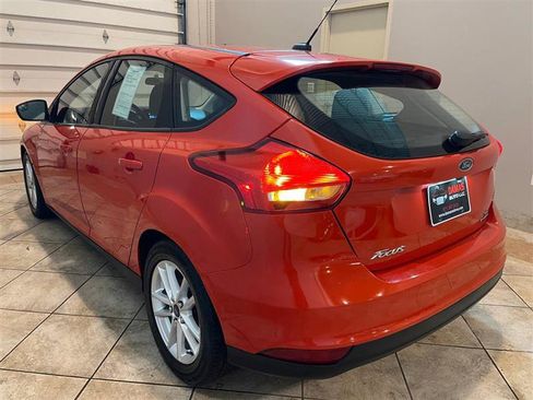 Used 2015 Ford Focus SE FWD image 40