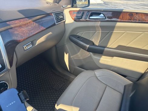 Used 2015 Mercedes-Benz GL 450 4MATIC image 21