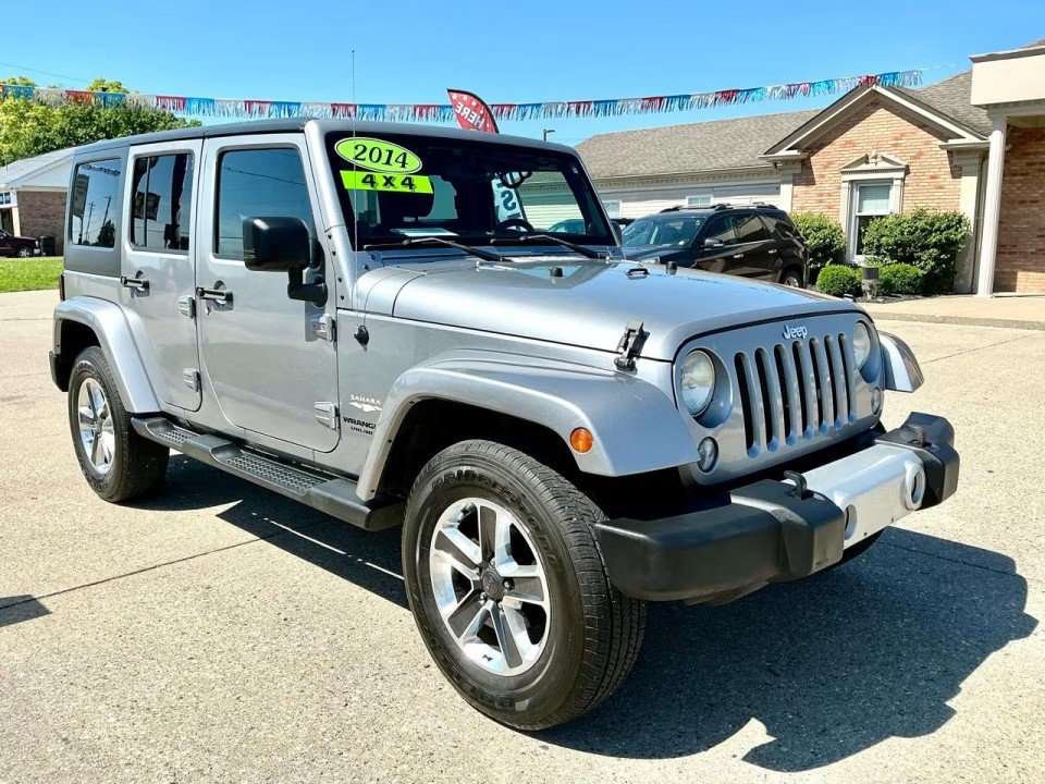 Used 2014 Jeep Wrangler Unlimited Sahara AWD/4WD image 3
