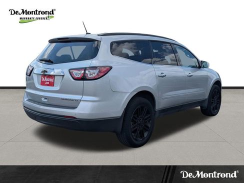 Used 2015 Chevrolet Traverse LT w/ Style and Technology Package image 5