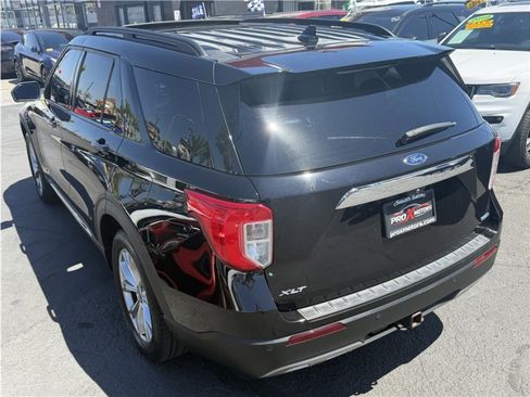 Used 2020 Ford Explorer XLT w/ Equipment Group 202A AWD/4WD image 10