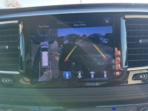 Used 2017 Chrysler Pacifica Limited w/ UConnect Theater Package image 24