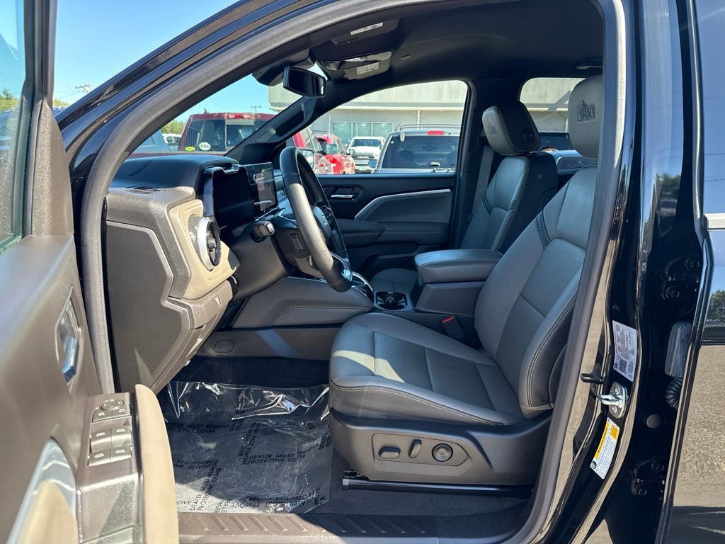 Used 2026 Chevrolet Colorado ZR2 w/ ZR2 Bison Edition AWD/4WD image 17